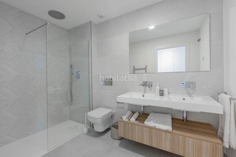 Foto 35857450-33aa-4a9e-af34-232e893d90d8. Casa aparellada a avenida luis peralta 5 a El Faro de Calaburra - Chaparral Mijas