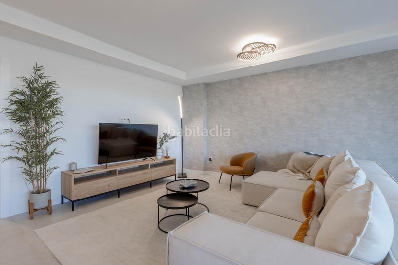 Foto 778ce083-1547-401c-86d1-04d2e0fc17cc. Towny house in avenida luis peralta 5 in El Faro de Calaburra - Chaparral Mijas