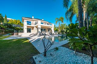 Xalet a Calle frank sinatra 123. Villa de 6 dormitorios en benahavís, marbella.