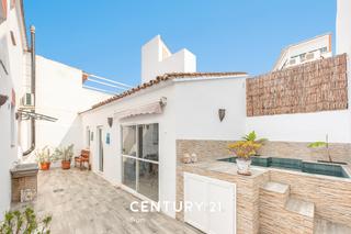 Casa adossada  Calle parque central. Chalet adosado en estepona centro