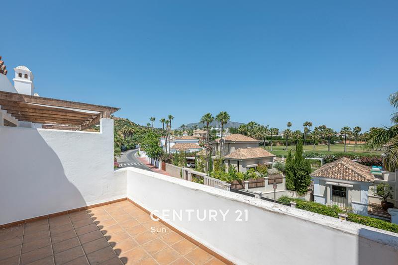 Foto 5b81e04e-8017-4262-a0ab-9d143eda5d00. Casa adosada en calle sirio 18 chalet adosado en venta en nueva andalucia, . en Marbella