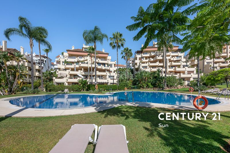Foto 1d99b1fe-38b0-4f5f-bc21-c37605e8d3e6. Apartament amb aparcament piscina a lomas de Marbella club Marbella