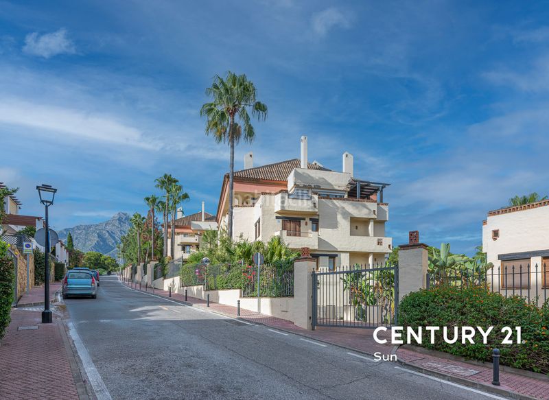 Foto 483e7908-76e3-47aa-9649-bb75ca96e9b7. Apartament amb aparcament piscina a lomas de Marbella club Marbella