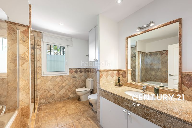Foto 57536f98-b00b-4f0d-be42-b32d36ef7f9b. Apartament amb aparcament piscina a lomas de Marbella club Marbella