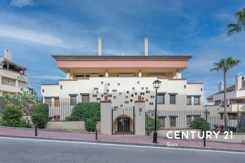 Foto 5df88f7d-c6b9-4da7-85ff-2af6f2759982. Apartament amb aparcament piscina a lomas de Marbella club Marbella
