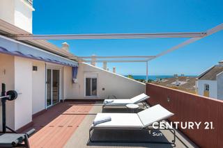 Penthouse in Arrabal la caridad 9. Ático dúplex a 500 metros de la playa, en la milla de oro de mar