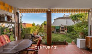 Appartement à Calle diamante 29. Apartamento con jardín privado en riviera del golf!