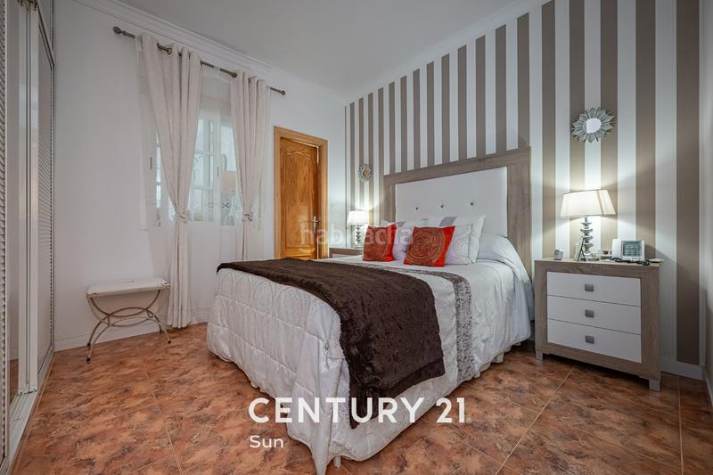 Foto 9ac2967d-1347-4e4e-b816-e39b86e647b6. Pis a calle los jazmines 180b a Nueva Andalucía centro Marbella