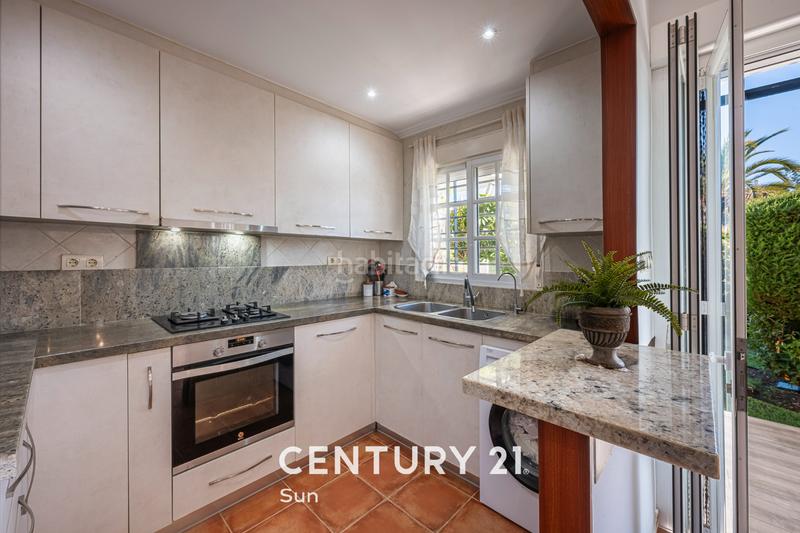 Foto a0319011-a7c2-4fb0-8f7a-c1ff950df677. Pis a calle los jazmines 180b a Nueva Andalucía centro Marbella