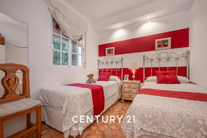 Foto b5996d9a-eb6d-443f-aa47-3f32cdd34bc2. Pis a calle los jazmines 180b a Nueva Andalucía centro Marbella