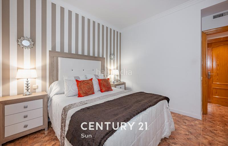 Foto d56d12a8-cd37-431b-9a64-3bc0ac980b98. Pis a calle los jazmines 180b a Nueva Andalucía centro Marbella