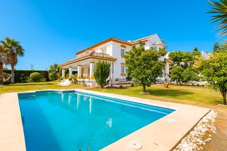 Maison  Calle 7. Villa independiente en guadalmina