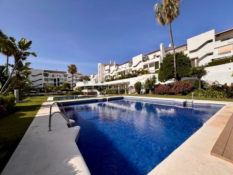 Foto 77669c67-f841-4dfc-80a7-48d3dbeb95a4. Apartament amb aparcament piscina a Bel - Air Estepona