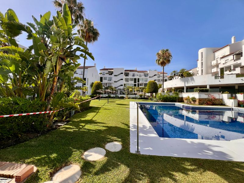 Foto 851219db-a0d3-4125-aacd-20cc5e0aa2bd. Apartament amb aparcament piscina a Bel - Air Estepona