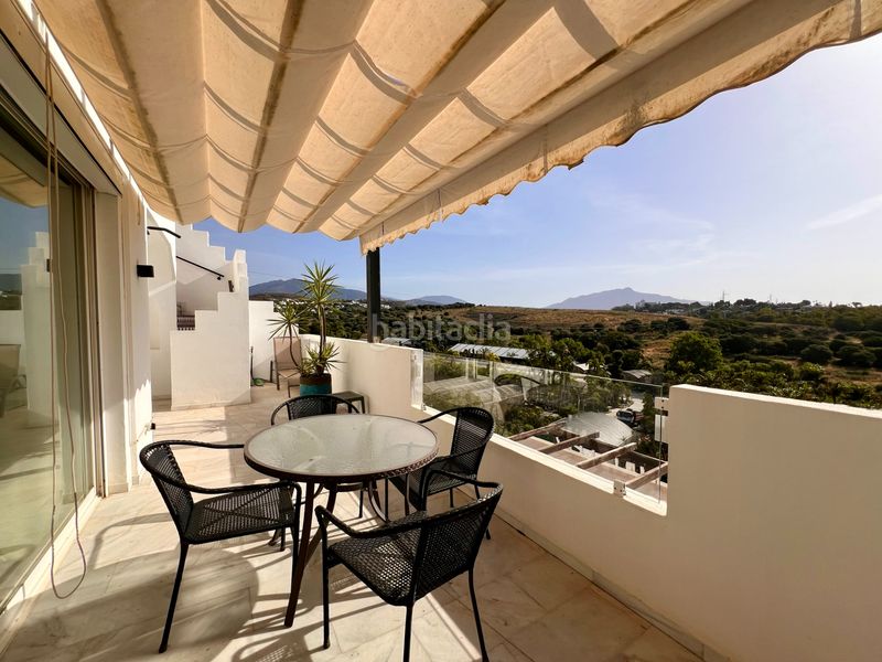 Foto c8e14130-ffd2-42ce-a28e-b9ee497d602f. Apartament amb aparcament piscina a Bel - Air Estepona