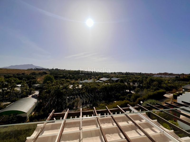 Foto e406c3c3-b6a1-44b9-8d0b-0cd54715737f. Apartament amb aparcament piscina a Bel - Air Estepona