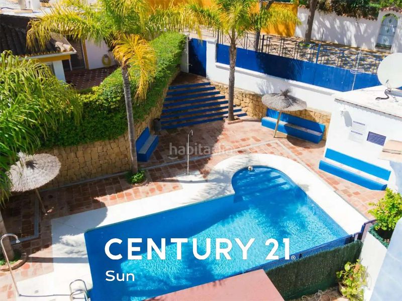 Foto ee72eed1-dee5-4580-98e9-c9b05ad9bd8f. Casa adossada amb aparcament piscina a San Pedro de Alcántara Pueblo Marbella