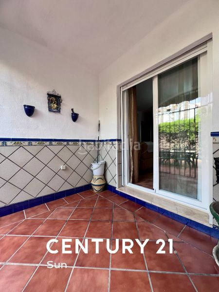 Foto 18699440-0b0a-4fc9-bb30-5dd99b249395. Casa pareada en avenida de bel-air 15 chalet adosado bel-air en Estepona