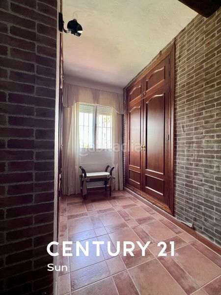 Foto 198c740a-f289-42a9-b301-7efe75ea5ee8. Casa pareada en avenida de bel-air 15 chalet adosado bel-air en Estepona