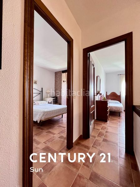 Foto 8026559f-54ce-48c8-a3d4-6c0ca6296b07. Casa pareada en avenida de bel-air 15 chalet adosado bel-air en Estepona