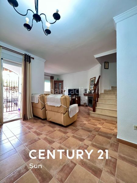 Foto 9dea9b33-70ad-4f89-87f1-41f5742bd296. Casa pareada en avenida de bel-air 15 chalet adosado bel-air en Estepona
