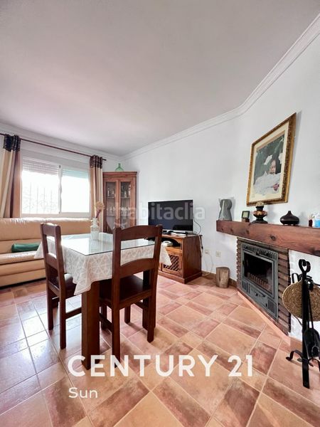 Foto b82102ed-1df7-4468-bceb-8db6536a3a67. Casa pareada en avenida de bel-air 15 chalet adosado bel-air en Estepona