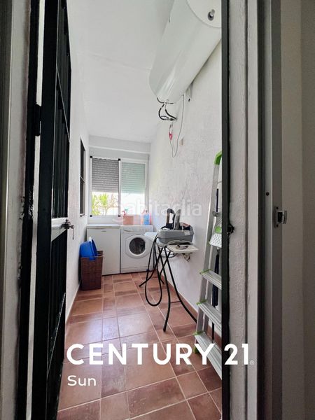 Foto c6c3ca1e-c9c8-4a90-9258-536918e41d38. Casa pareada en avenida de bel-air 15 chalet adosado bel-air en Estepona