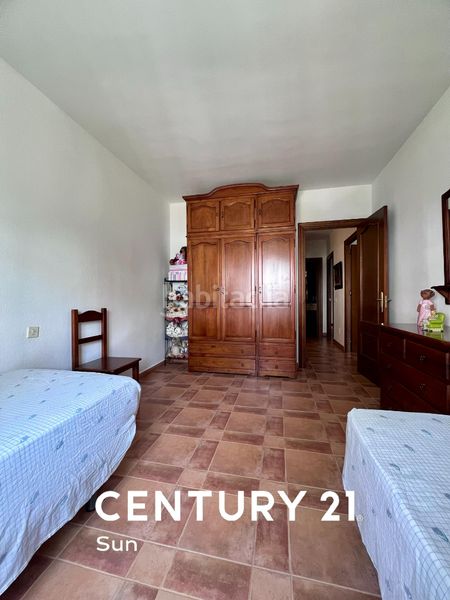 Foto d1f05a05-80cb-4423-8e44-2e392b67b0a5. Casa pareada en avenida de bel-air 15 chalet adosado bel-air en Estepona