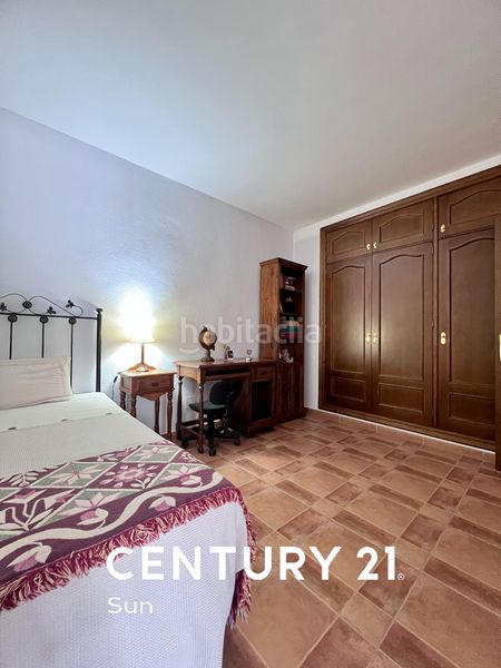 Foto d438dcbd-ad37-4c74-ab35-b12e7881230f. Casa pareada en avenida de bel-air 15 chalet adosado bel-air en Estepona