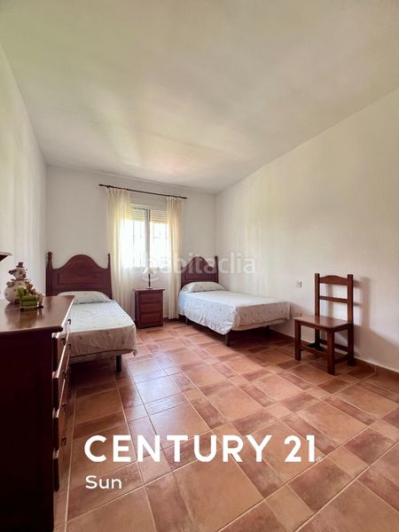 Foto dc7c67be-c81a-4e3c-96be-0fbf19dce1b3. Casa pareada en avenida de bel-air 15 chalet adosado bel-air en Estepona
