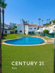 Casa aparellada  Avenida de bel-air 15. Chalet adosado bel-air estepona