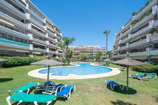 Apartament  Calle 18 a 18b. 135 m² · 2 dormitorios · 2 baños · garaje · 6 piscinas · campos