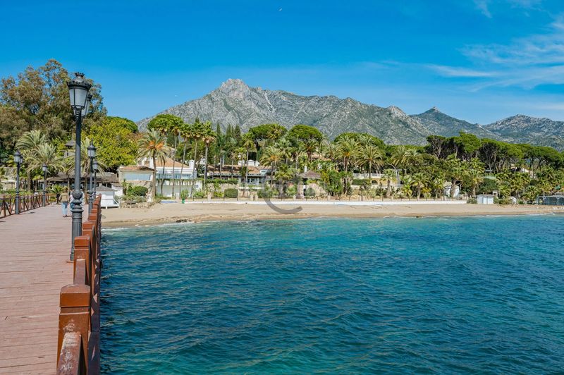 Foto 12270d27-de43-4a01-ae8f-f0c2caf2747d. Apartament amb calefacció aparcament piscina a lomas de Marbella club Marbella