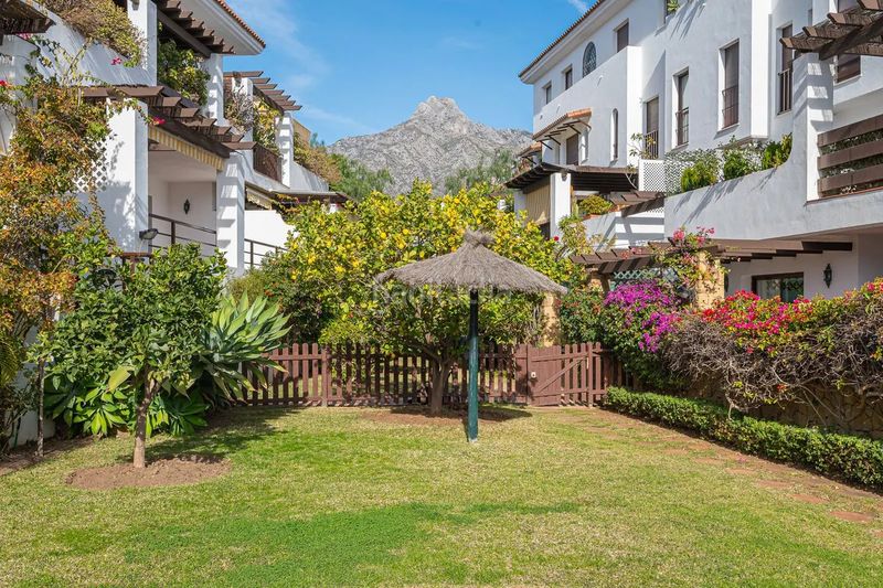 Foto c6949937-e1a0-449c-a9a3-9e985d707848. Apartament amb calefacció aparcament piscina a lomas de Marbella club Marbella