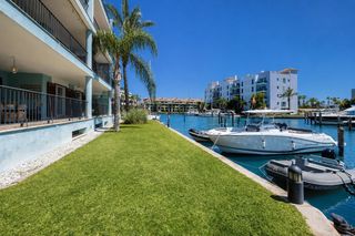 Duplex à Avenida de la marina 56. Dúplex con atraque privado de 12 m frente a la vivienda en isla