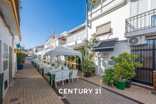 Apartament a Plaza jose vazquez espinosa s/n. ¡oportunidad única! casa adosada con restaurante en funcionamien