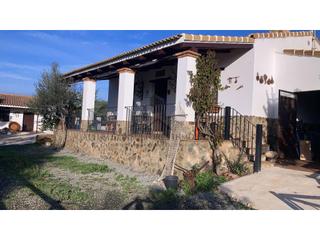 Maison à Zalamea la Real. Finca de recreo para turismo rural o disfrutar en familia