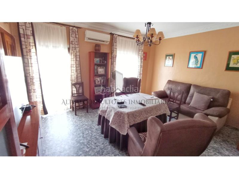 Foto 724e2e35-0229-4df7-8a82-9cb37ac0c972. Casa  en Centro de alcala de guadaira. dos viviendas en una. gran patio. 7 habitaciones.especial inversión o como gran vivienda fam en Alcalá de Guadaira