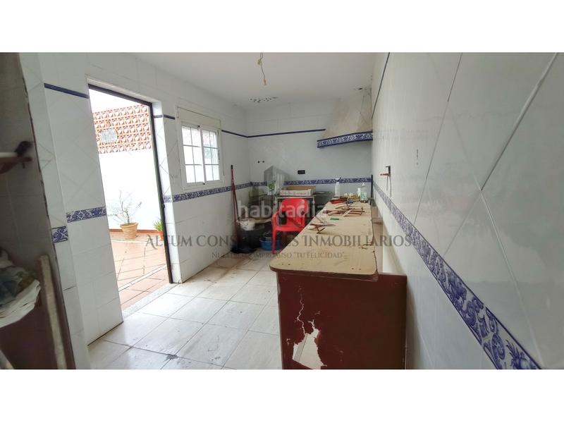 Foto a4dadec3-5450-49a6-97d8-1fba4cbd5002. Casa  en Centro de alcala de guadaira. dos viviendas en una. gran patio. 7 habitaciones.especial inversión o como gran vivienda fam en Alcalá de Guadaira