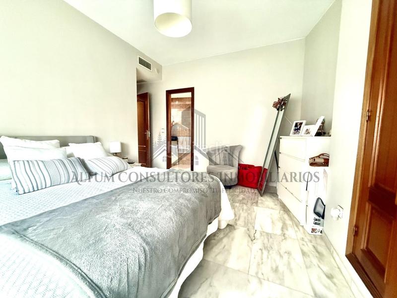 Foto 1a118e50-61e4-45b7-8a1c-49579a690cb1. Pis a La Buhaira Sevilla