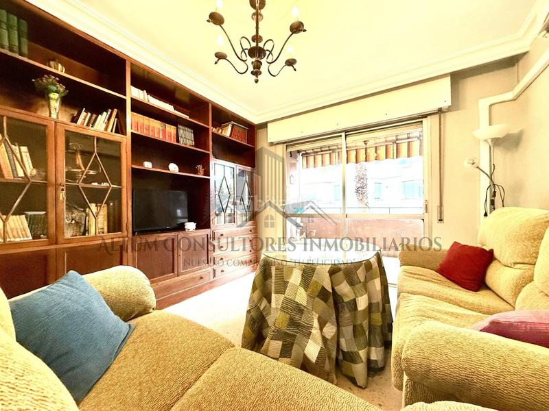 Foto 3d1de815-2298-4ccd-b95f-2ff825f48ad0. Rent flat in La Calzada - La Florida Sevilla