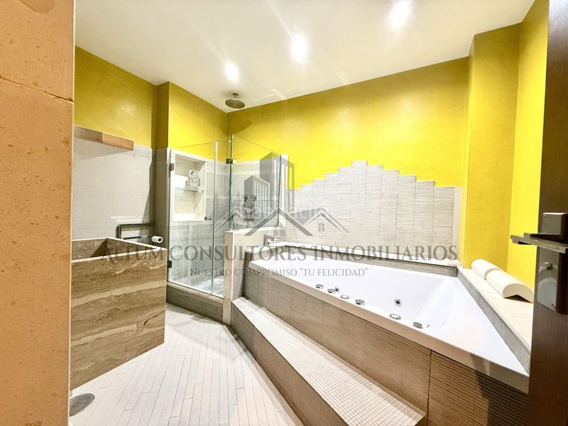 Foto 4f12f8a5-cc6e-4135-8ba9-44074429b6b5. Piso urbanizacion de lujo y un piso impresionante. venga a visitarlo en Sevilla