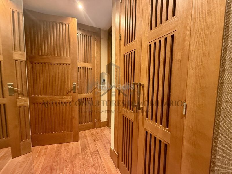 Foto 6c9c4b52-af81-42b0-b3ec-8f5c1ca9a10f. Piso urbanizacion de lujo y un piso impresionante. venga a visitarlo en Sevilla