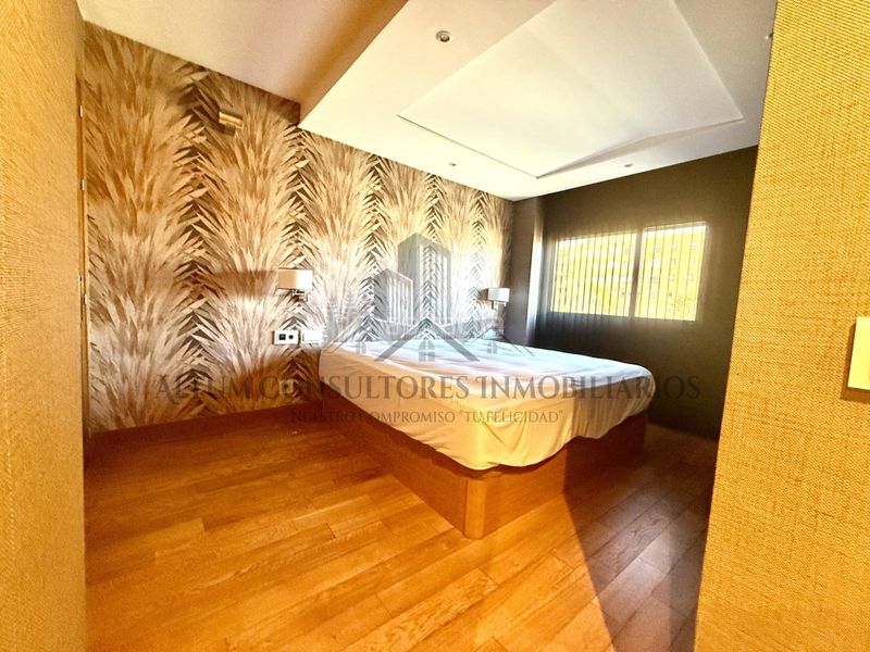 Foto 9ea0f2b2-0f5c-49fe-af0d-56ca82670820. Piso urbanizacion de lujo y un piso impresionante. venga a visitarlo en Sevilla