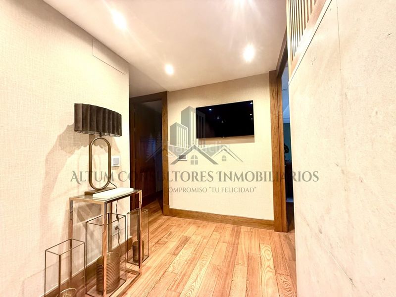 Foto dd96921e-f245-438a-bba7-a1952373ff8e. Piso urbanizacion de lujo y un piso impresionante. venga a visitarlo en Sevilla