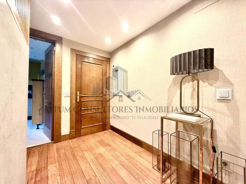 Foto df512c04-23ea-40a7-8a8d-90a1a58d3854. Piso urbanizacion de lujo y un piso impresionante. venga a visitarlo en Sevilla