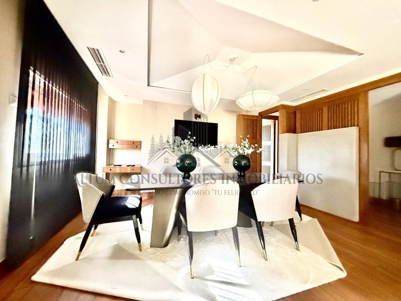 Foto ee3d8db3-254f-4f3c-a824-75ae59ad81a8. Piso urbanizacion de lujo y un piso impresionante. venga a visitarlo en Sevilla