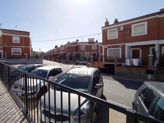 Haus in La Paz. Casa de 6 habitaciones y garaje en zona calle silos alcala de ga