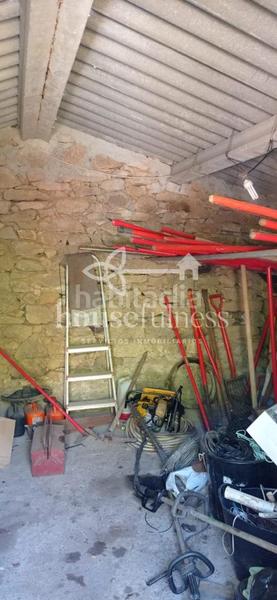Foto a50d9087-8b2b-4988-a8e5-e2e8df85d32d. Masia amb aparcament a Área Rural Ferrol
