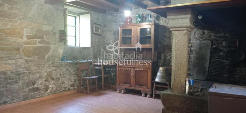 Foto d52b0c16-6e9e-4327-89c1-a4cec31fb692. Masia amb aparcament a Área Rural Ferrol